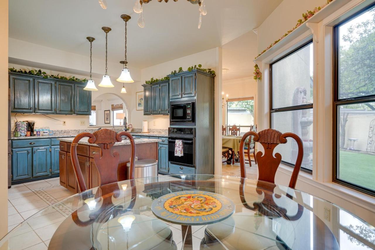 Spacious San Antonio Home With Patio And Grill! Exterior photo